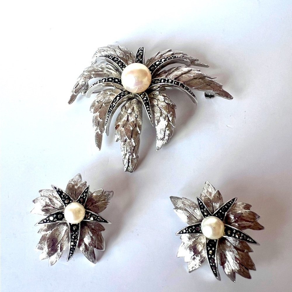 Vintage Silver Tone Faux Pearl Rhinestone Brooch & Earrings Set